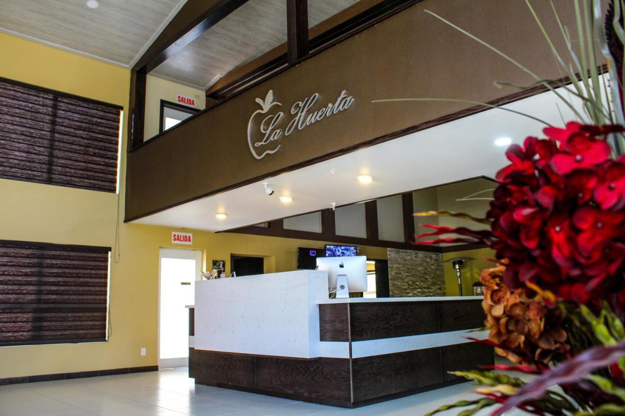 La Huerta Inn & Suites Cuauhtémoc Extérieur photo